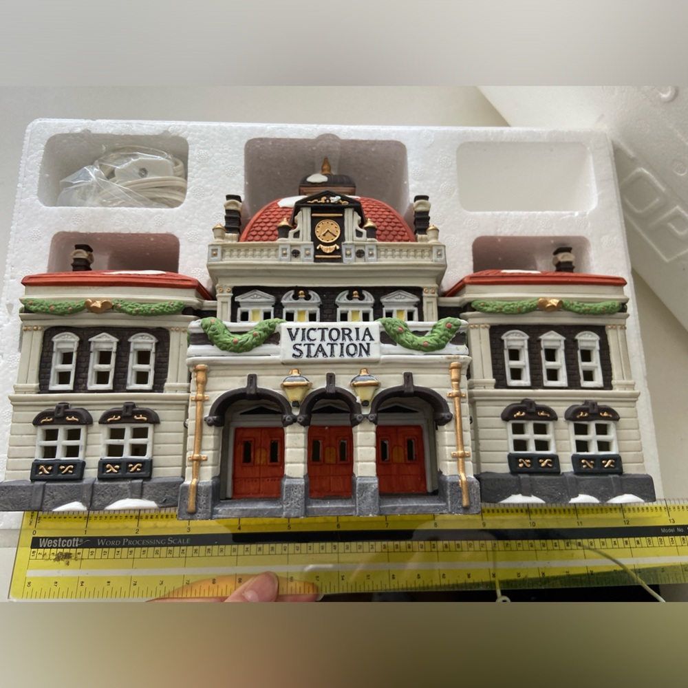 Heritage Village Collection Victoria Station  Christmas decor